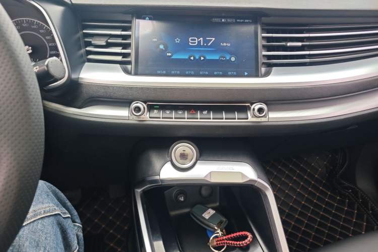 Used Haval H6 2017 Blue Label 2.0T Automatic Two-Wheel Drive Smart Edition Audio And AC Panel