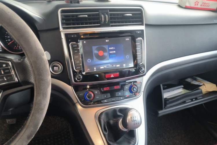 Used Haval H6 2017 Blue Label Sport Edition 1.5T Manual Two-Wheel Drive Elite Model Audio And AC Panel