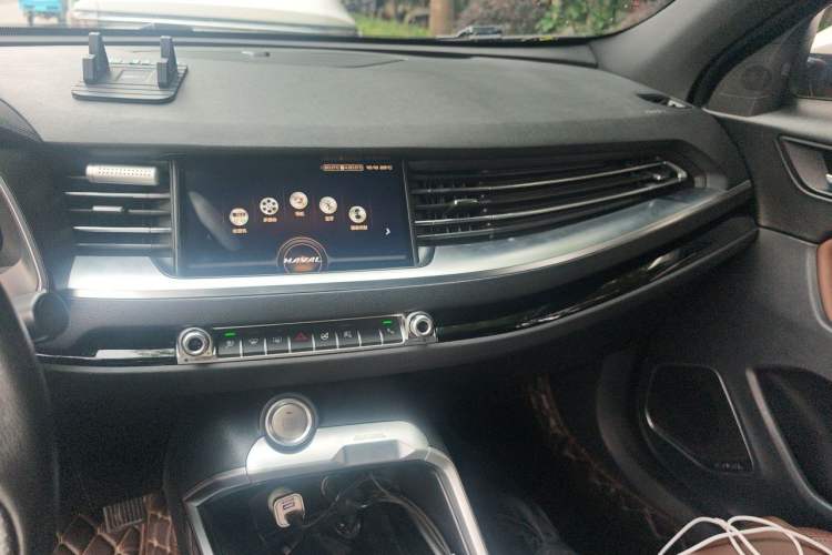 Used Haval H6 2017 Blue Label 2.0T Automatic Two-Wheel Drive Leading Model Audio And AC Panel