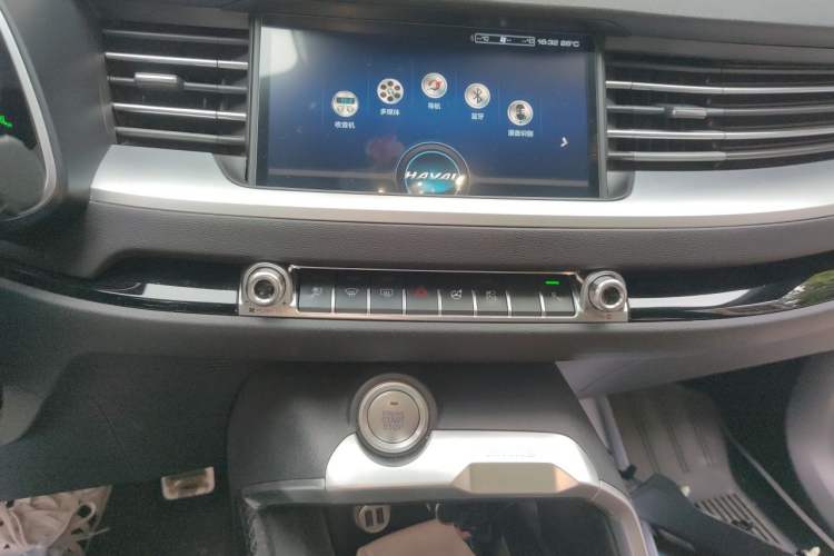 Used Haval H6 2017 Blue Label 2.0T Automatic Two-Wheel Drive Leading Model Audio And AC Panel
