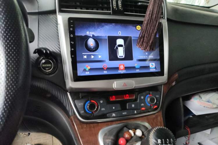 Used Haval H6 2017 Red-Label Sport Edition 1.5T Manual Two-Wheel Drive Elite Model Audio And AC Panel