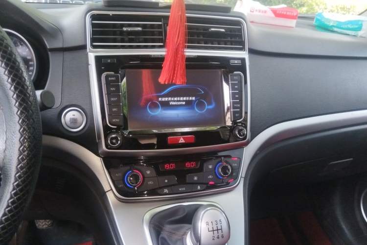 Used Haval H6 2017 Blue Label Sport Edition 1.5T Manual Two-Wheel Drive Elite Model Audio And AC Panel