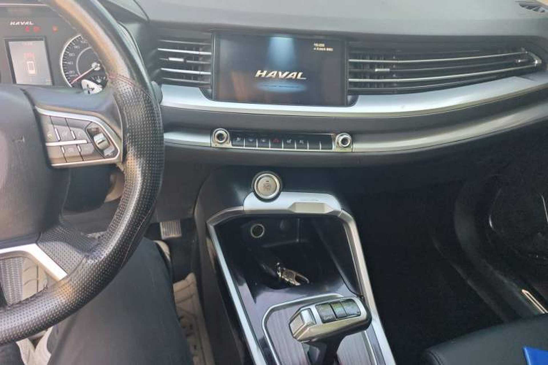 Used Haval H6 2017 Red Label 2.0T Automatic Two-Wheel Drive ZhiShang Model Audio And AC Panel