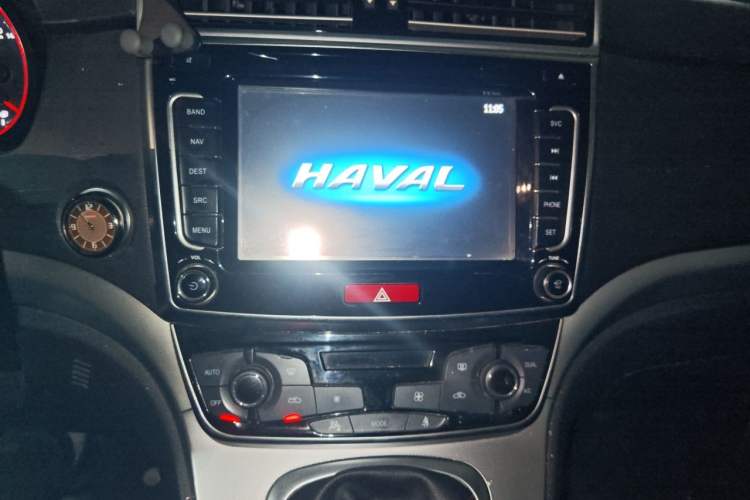 Used Haval H6 2017 Blue Label Sport Edition 1.5T Manual Two-Wheel Drive Elite Model Audio And AC Panel