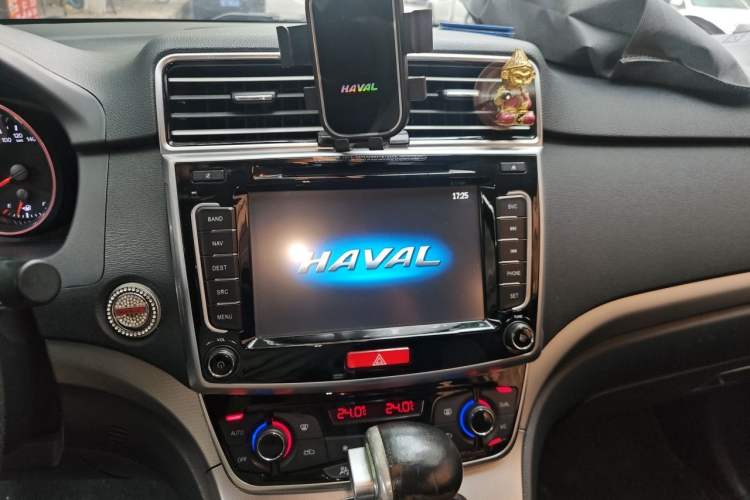 Used Haval H6 2017 Red-Label Sport Edition 1.5T Automatic Two-Wheel Drive Luxury Model Audio And AC Panel