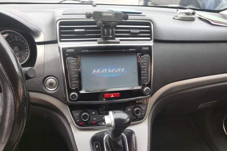 Used Haval H6 2017 Red-Label Sport Edition 1.5T Automatic Two-Wheel Drive Luxury Model Audio And AC Panel