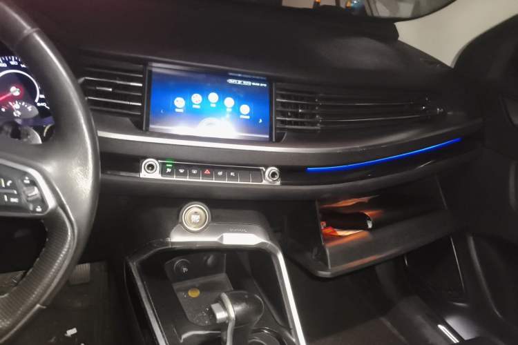 Used Haval H6 2017 Blue Label 1.5T Automatic Two-Wheel Drive ZhiShang Model Audio And AC Panel