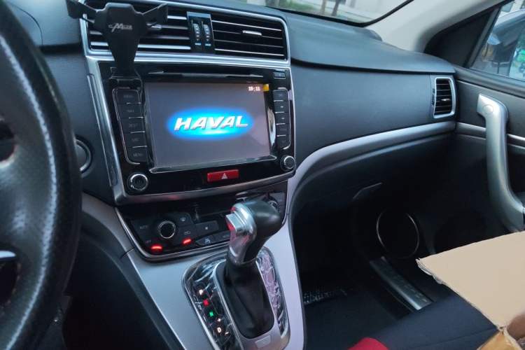 Used Haval H6 2017 Red-Label Sport Edition 1.5T Automatic Two-Wheel Drive Luxury Model Audio And AC Panel