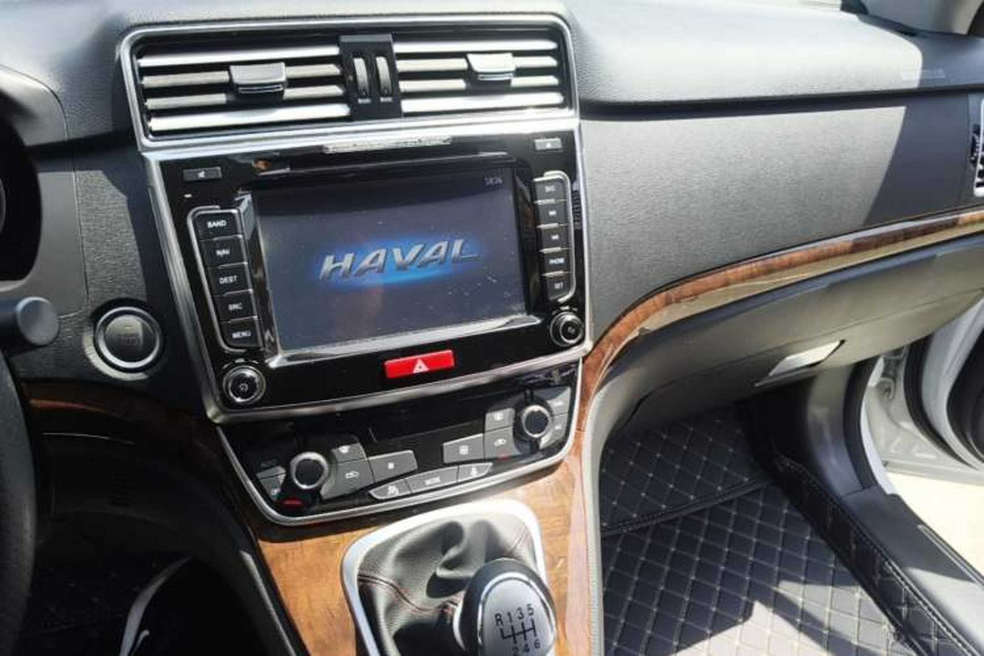 Used Haval H6 2017 Red-Label Sport Edition 1.5T Manual Two-Wheel Drive Elite Model Audio And AC Panel
