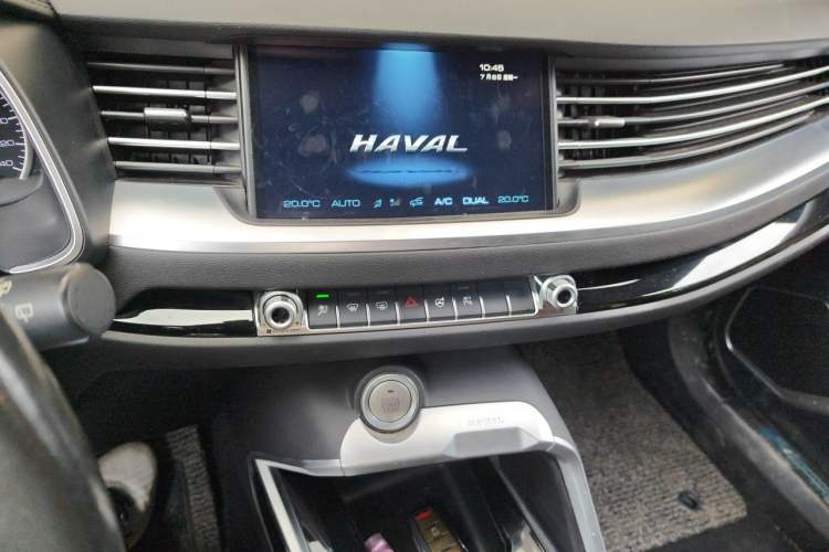 Used Haval H6 2017 Red Label 2.0T Automatic Two-Wheel Drive ZhiShang Model Audio And AC Panel