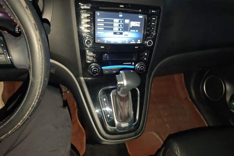 Used Haval H6 2017 Classic Edition 1.5T Automatic Two-Wheel Drive Elite Model Audio And AC Panel