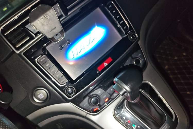 Used Haval H6 2017 Revised Blue-Label Sport Version 1.5T Automatic Two-Wheel Drive Luxury Trim Audio And AC Panel