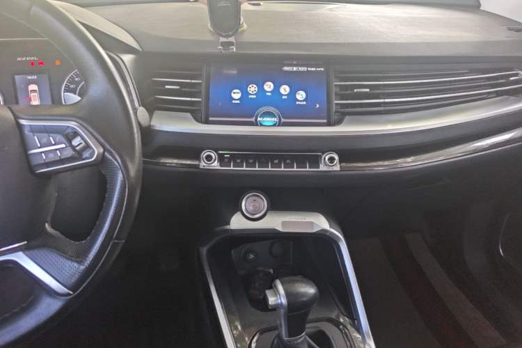 Used Haval H6 2017 Blue Label 1.5T Automatic Two-Wheel Drive ZhiShang Model Audio And AC Panel