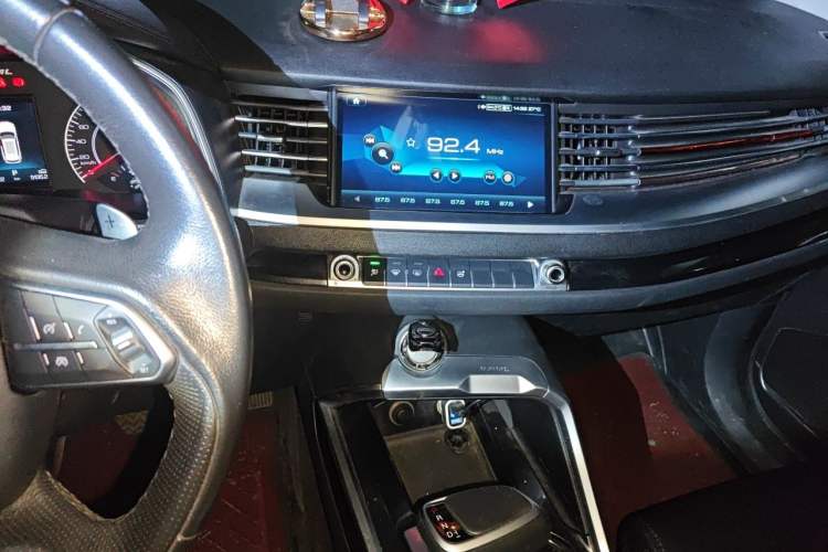 Used Haval H6 2017 Blue Label 1.5T Automatic Two-Wheel Drive Luxury Model Audio And AC Panel
