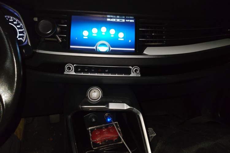 Used Haval H6 2017 Blue Label 2.0T Automatic Two-Wheel Drive Smart Edition Audio And AC Panel