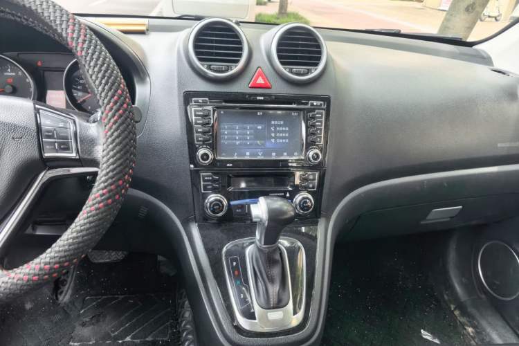 Used Haval H6 2017 Classic Edition 1.5T Automatic Two-Wheel Drive Elite Model Audio And AC Panel