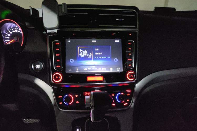 Used Haval H6 2017 Red-Label Sport Edition 1.5T Automatic Two-Wheel Drive Luxury Model Audio And AC Panel