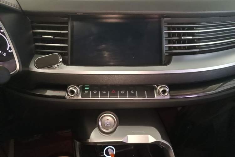 Used Haval H6 2017 Red-Label 1.5T Automatic Two-Wheel Drive Smart Edition Audio And AC Panel