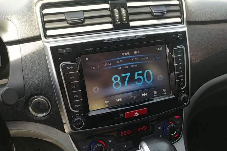 Used Haval H6 2017 Blue Label Sport Edition 1.5T Automatic Two-Wheel Drive Luxury Model Audio And AC Panel