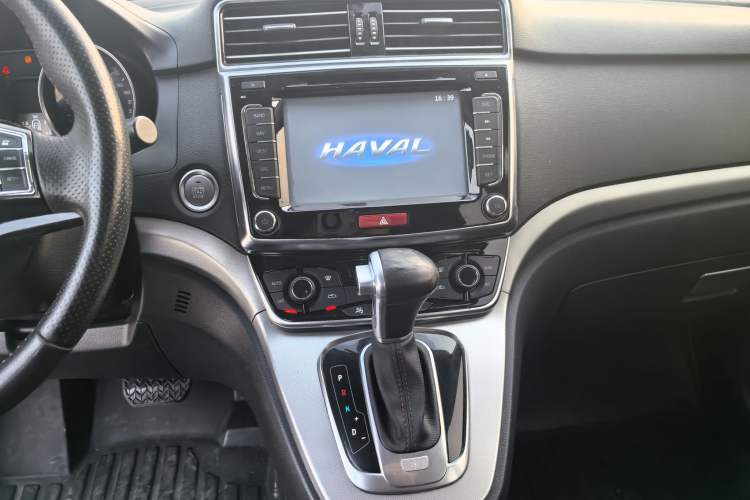 Used Haval H6 2017 Red-Label Sport Edition 1.5T Automatic Two-Wheel Drive Luxury Model Audio And AC Panel
