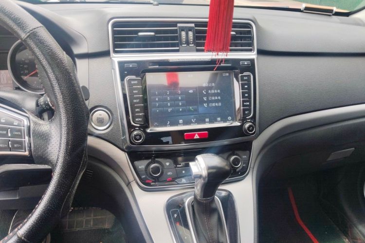 Used Haval H6 2017 Blue Label Sport Edition 1.5T Automatic Two-Wheel Drive Luxury Model Audio And AC Panel