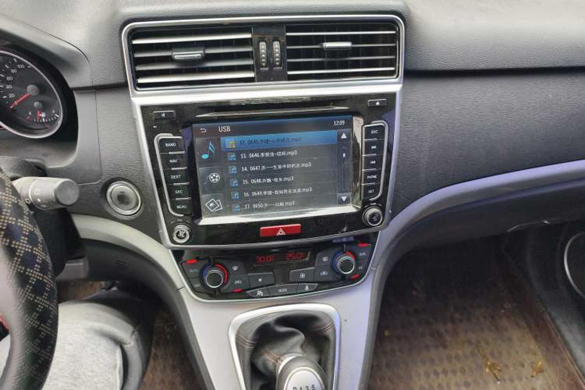 Used Haval H6 2017 Blue Label Sport Edition 1.5T Manual Two-Wheel Drive Elite Model Audio And AC Panel