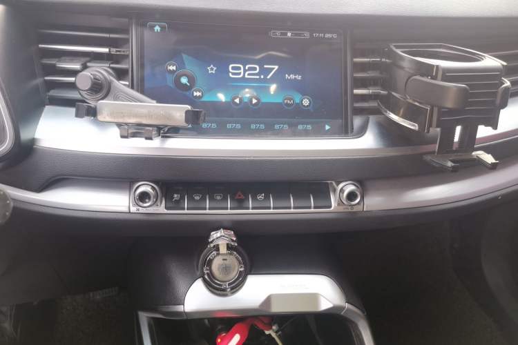 Used Haval H6 2017 Blue Label 2.0T Automatic Two-Wheel Drive Smart Edition Audio And AC Panel