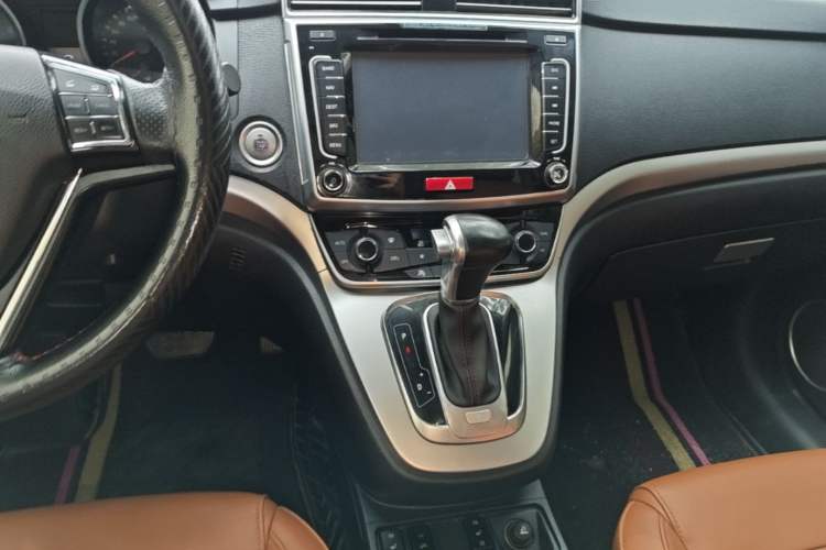 Used Haval H6 2017 Blue Label Sport Edition 1.5T Automatic Two-Wheel Drive Luxury Model Audio And AC Panel