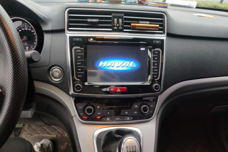 Used Haval H6 2017 Blue Label Sport Edition 1.5T Manual Two-Wheel Drive Elite Model Audio And AC Panel
