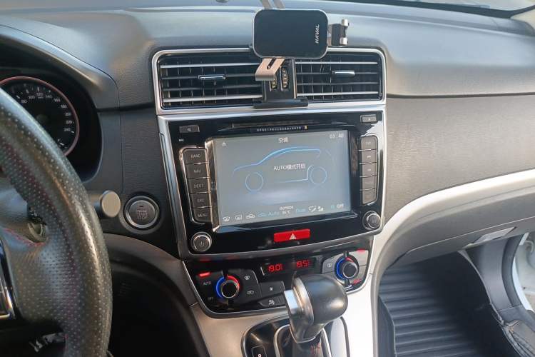 Used Haval H6 2017 Red-Label Sport Edition 1.5T Automatic Two-Wheel Drive Luxury Model Audio And AC Panel