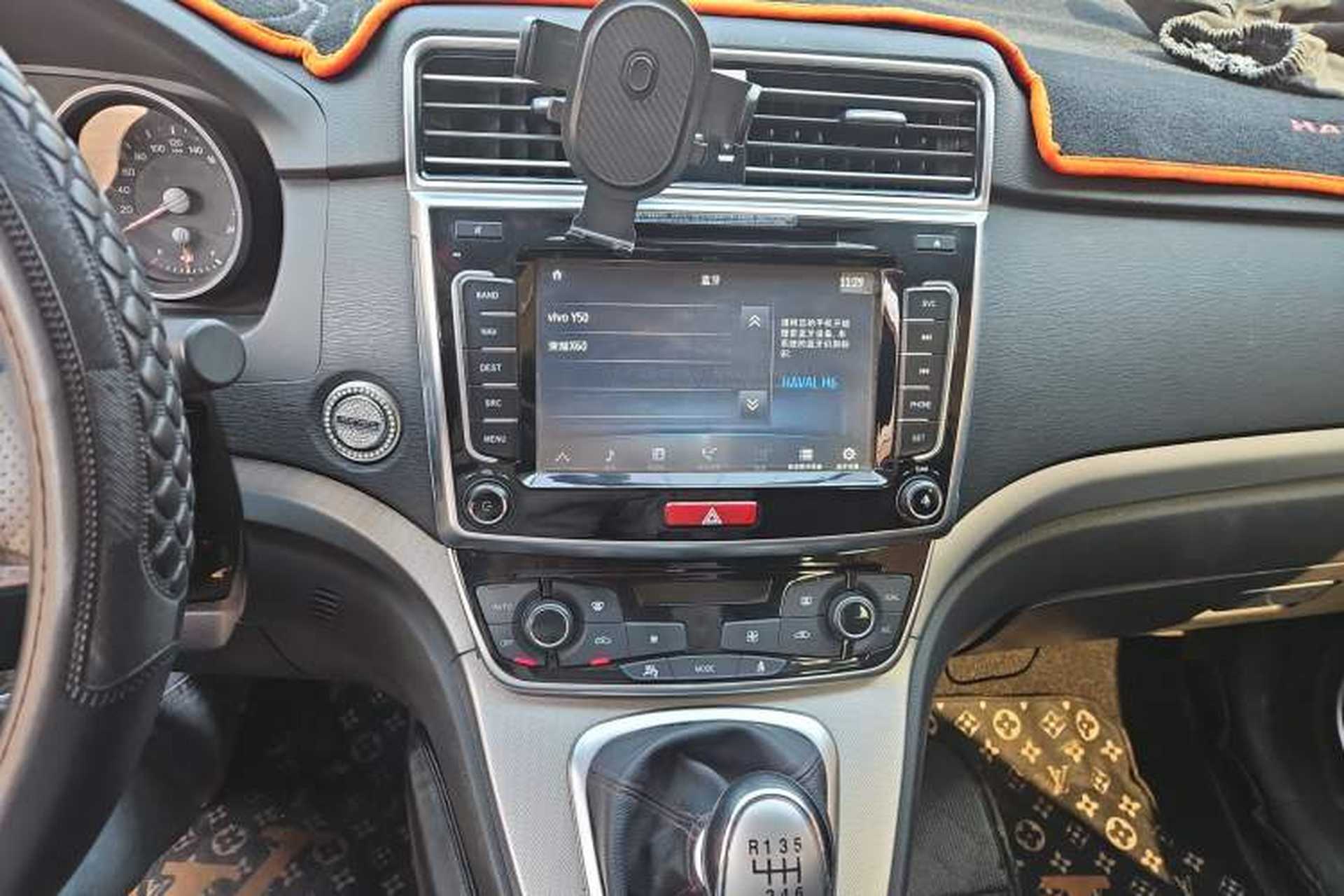 Used Haval H6 2017 Blue Label Sport Edition 1.5T Manual Two-Wheel Drive Elite Model Audio And AC Panel