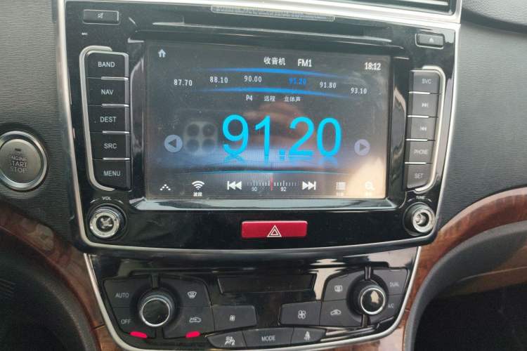 Used Haval H6 2017 Red-Label Sport Edition 1.5T Manual Two-Wheel Drive Elite Model Audio And AC Panel