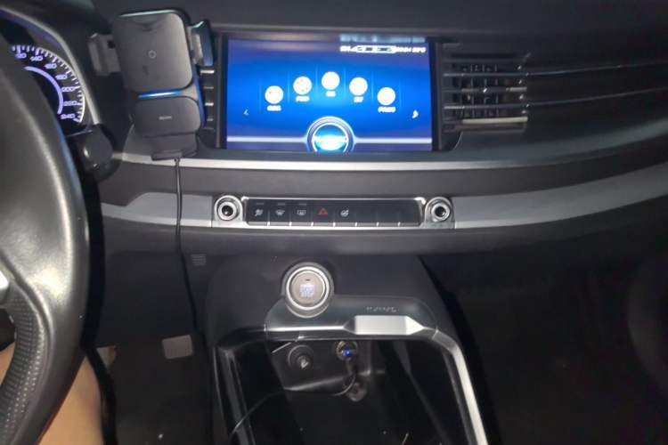 Used Haval H6 2017 Blue Label 2.0T Automatic Two-Wheel Drive Smart Edition Audio And AC Panel