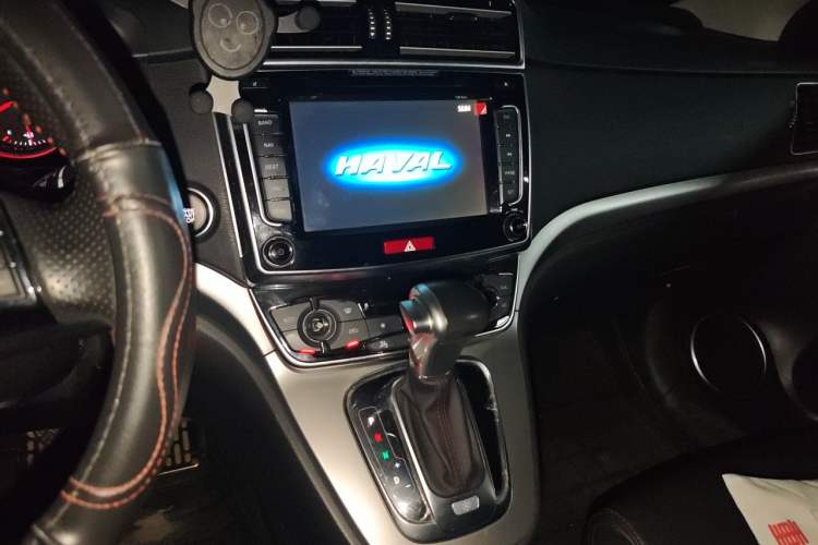 Used Haval H6 2017 Red-Label Sport Edition 1.5T Automatic Two-Wheel Drive Luxury Model Audio And AC Panel