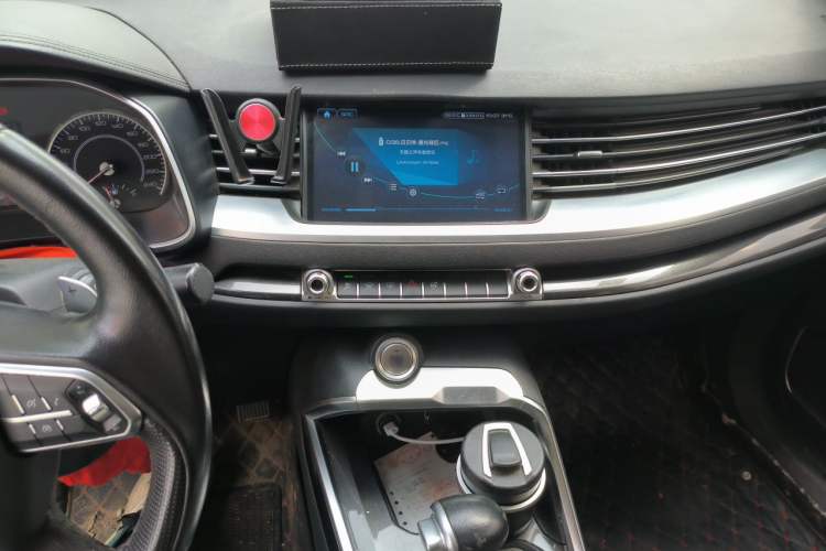 Used Haval H6 2017 Red-Label 1.5T Automatic Two-Wheel Drive Luxury Model Audio And AC Panel