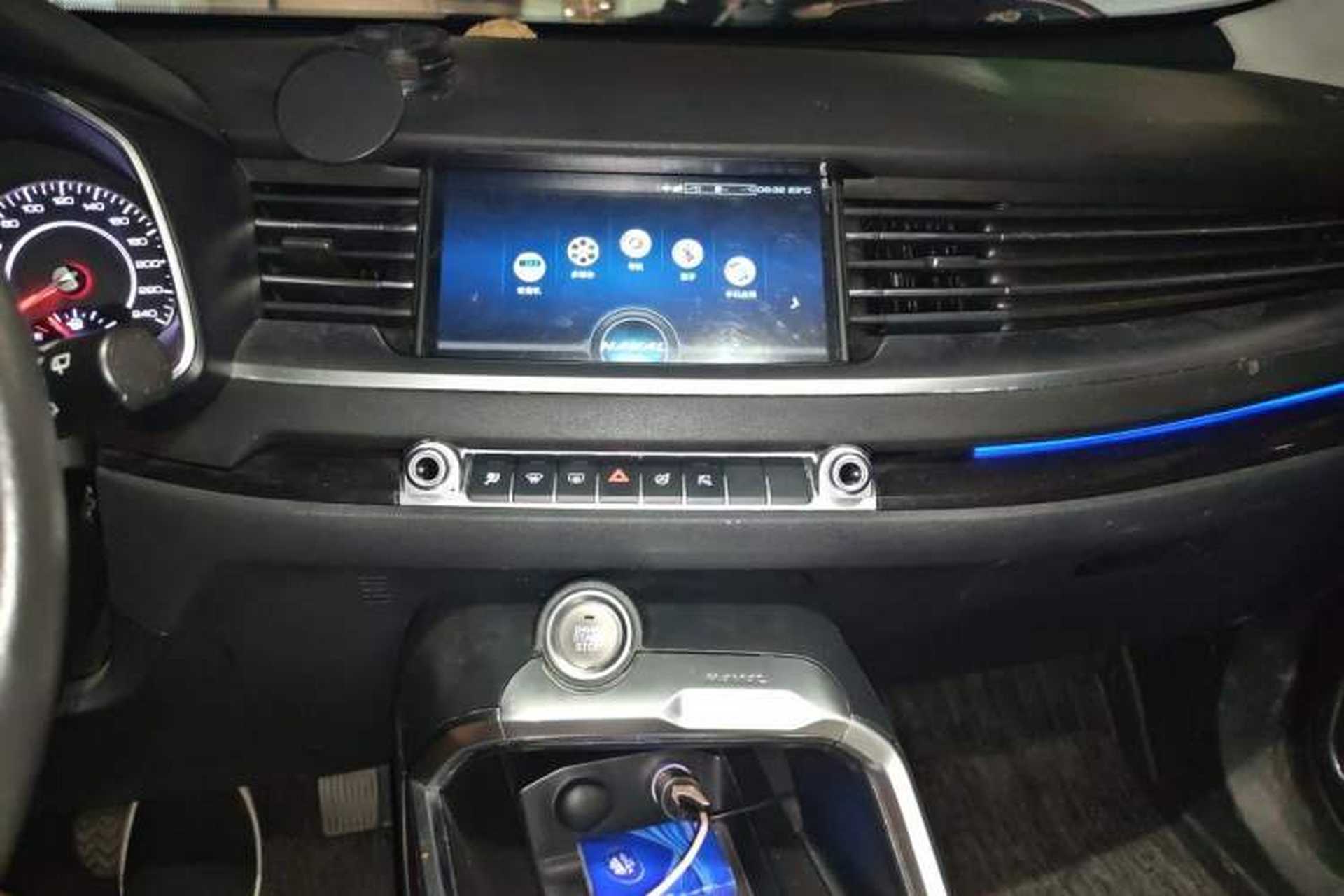 Used Haval H6 2017 Blue Label 1.5T Automatic Two-Wheel Drive ZhiShang Model Audio And AC Panel