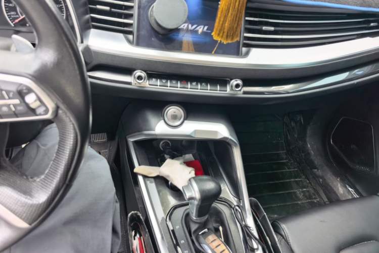 Used Haval H6 2017 Blue Label 1.5T Automatic Two-Wheel Drive ZhiShang Model Audio And AC Panel