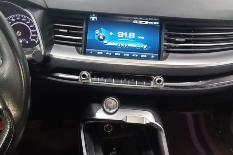 Used Haval H6 2017 Red-Label 1.5T Automatic Two-Wheel Drive Smart Edition Audio And AC Panel