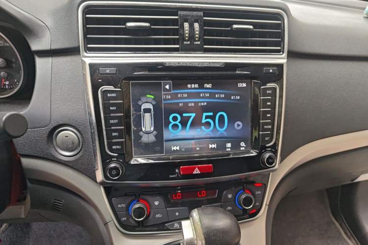 Used Haval H6 2017 Red-Label Sport Edition 1.5T Automatic Two-Wheel Drive Luxury Model Audio And AC Panel