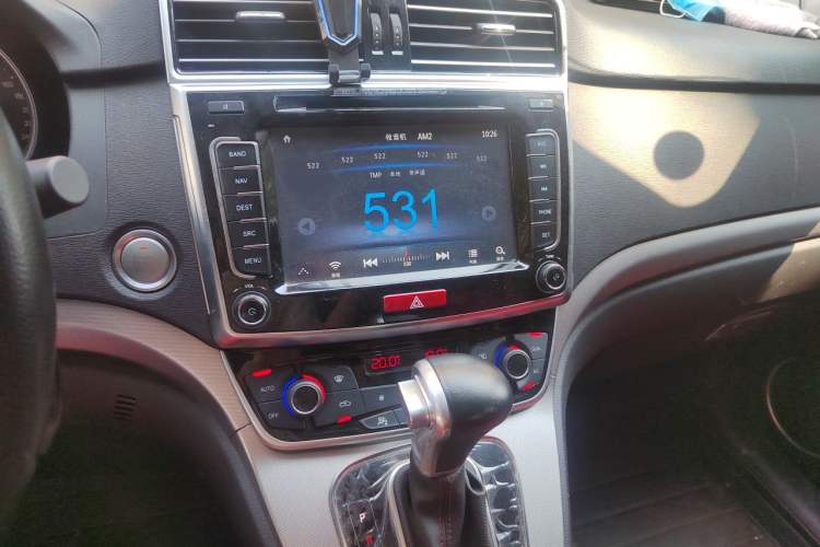 Used Haval H6 2017 Red-Label Sport Edition 1.5T Automatic Two-Wheel Drive Luxury Model Audio And AC Panel