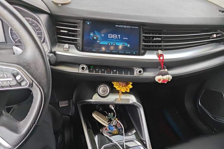 Used Haval H6 2017 Blue Label 2.0T Automatic Two-Wheel Drive Smart Edition Audio And AC Panel