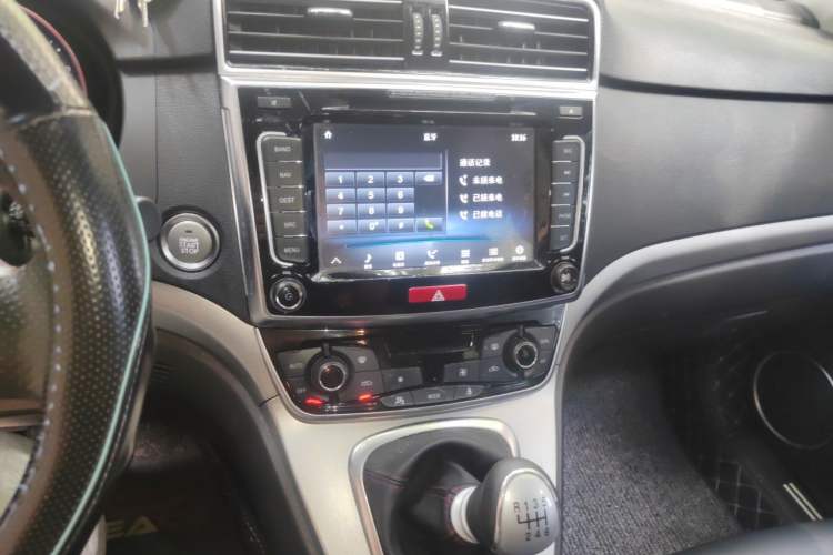 Used Haval H6 2017 Blue Label Sport Edition 1.5T Manual Two-Wheel Drive Elite Model Audio And AC Panel
