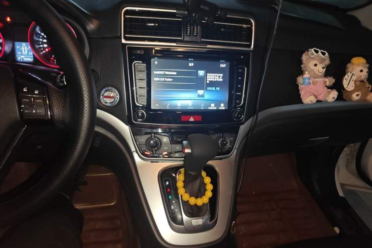 Used Haval H6 2017 Red-Label Sport Edition 1.5T Automatic Two-Wheel Drive Luxury Model Audio And AC Panel