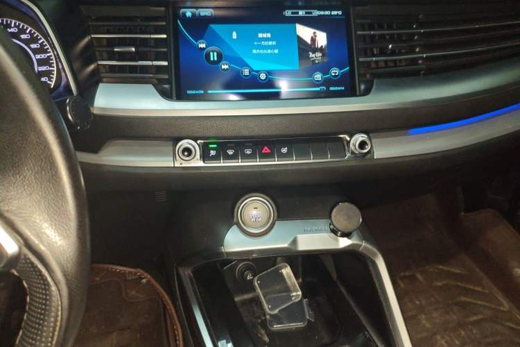 Used Haval H6 2017 Blue Label 2.0T Automatic Two-Wheel Drive Smart Edition Audio And AC Panel