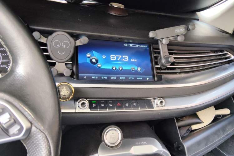 Used Haval H6 2017 Red-Label 1.3T Automatic Two-Wheel Drive ZhiShang Model Audio And AC Panel