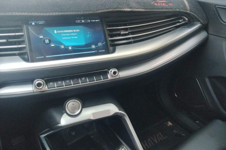 Used Haval H6 2017 Blue Label 2.0T Automatic Two-Wheel Drive Smart Edition Audio And AC Panel
