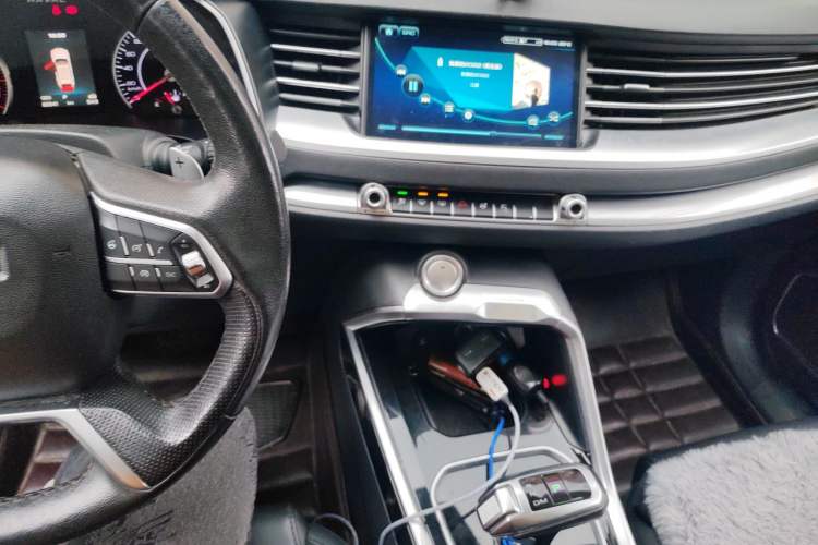Used Haval H6 2017 Red Label 2.0T Automatic Two-Wheel Drive ZhiShang Model Audio And AC Panel