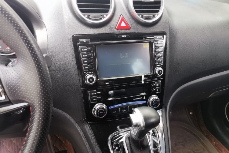 Used Haval H6 2017 Classic Edition 1.5T Automatic Two-Wheel Drive Urban Model Audio And AC Panel