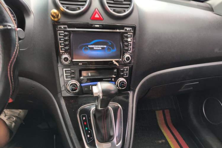 Used Haval H6 2017 Revised Blue-Label Sport Version 1.5T Automatic Two-Wheel Drive Luxury Trim Audio And AC Panel