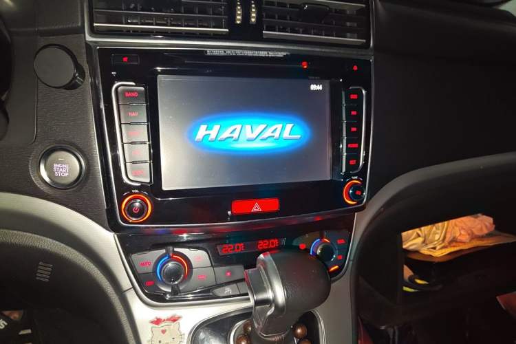 Used Haval H6 2017 Red-Label Sport Edition 1.5T Automatic Two-Wheel Drive Luxury Model Audio And AC Panel